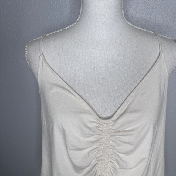 NWT Divided  Off white  tank top with ruching XL - Picture 3 of 8